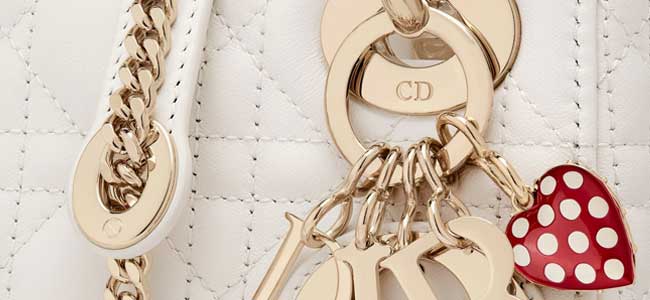 Túi Dior Chính hãng được làm từ chất liệu tốt